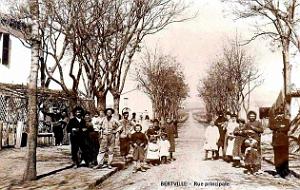 1905- Bertville -Entre Ain-Bessem et Bouira - Rue du Village